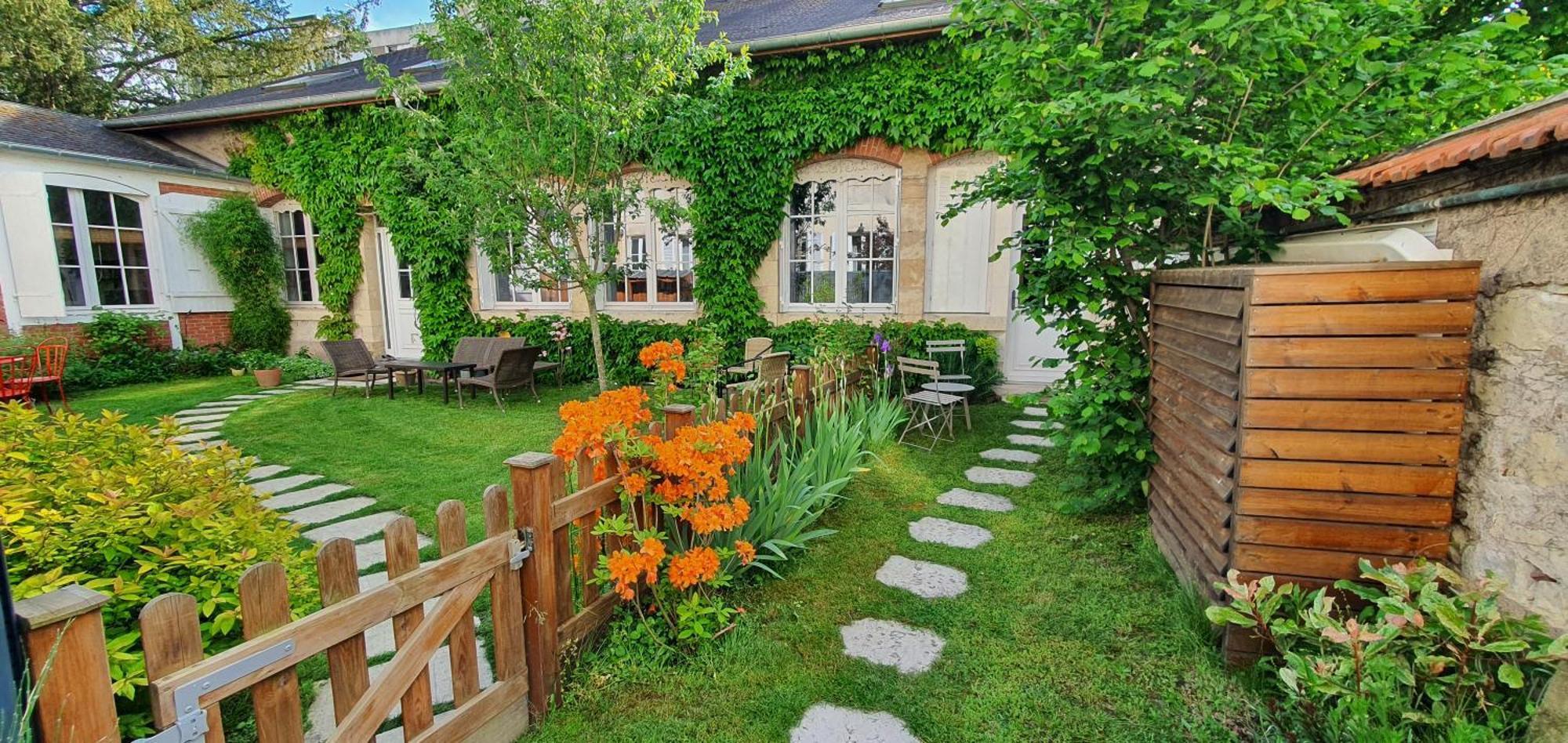 Appartement De Charme Au Coeur De Невер Экстерьер фото